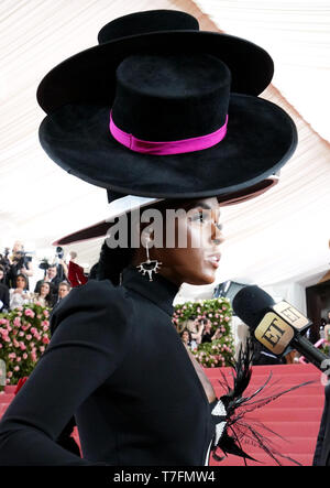 Janelle Monae fréquentant le Metropolitan Museum of Art Costume Institute Gala-bénéfice 2019 à New York, USA. Banque D'Images