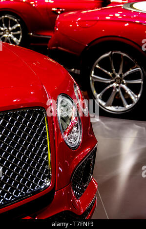 2019 Shanghai Auto Show Bentley stand voitures rouges Banque D'Images