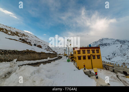 Le Spiti, Himachal Pradesh, Inde - le 24 mars 2019 : Photo de Dhankar monastère en Himalaya Banque D'Images