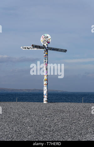 Le "Premier et Dernier" panneau à John O' Groats à l'extrémité du nord de l'Ecosse Banque D'Images