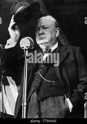 Winston Churchill s'adressant à un foule à Walthamstow durant la campagne électorale de 1945 Banque D'Images