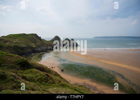 Une vue générale des trois falaises Bay sur la péninsule de Gower dans l'ouest du pays de Galles, Royaume-Uni. Banque D'Images