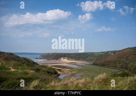 Une vue générale des trois falaises Bay sur la péninsule de Gower dans l'ouest du pays de Galles, Royaume-Uni. Banque D'Images