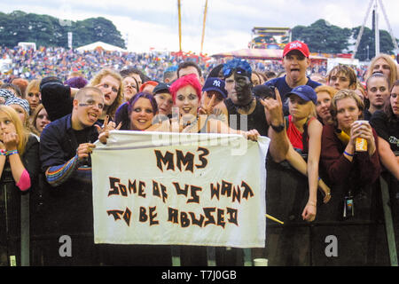 Marilyn Manson fans au Leeds Festival 2001, Angleterre, Royaume-Uni. Banque D'Images