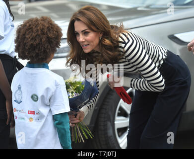 La duchesse de Cambridge arrive à l'occasion du lancement de la King's Cup trophée à la Cutty Sark, Londres. Banque D'Images