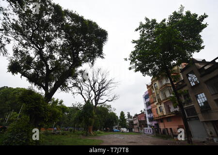 La ville de Howrah, Inde. 4 mai, 2019. Zone de l'usine de traitement de l'eau Padmapukur le jour après le cyclone Fani pourrait avoir été frappé de Calcutta. Banque D'Images