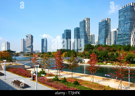 Central Park et le nouveau haut lieu des appartements de Songdo, en Corée du Sud. Banque D'Images