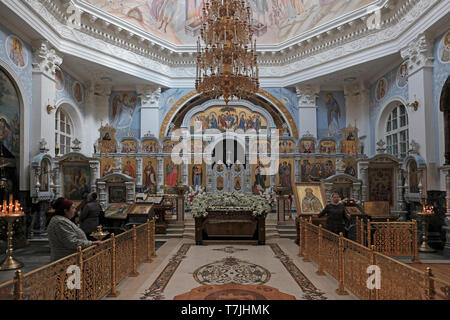 Intérieur de la Cathédrale Orthodoxe Russe de l'Assomption de la vierge ou cathédrale de la Dormition dans la ville de Tachkent, capitale de l'Ouzbékistan Banque D'Images