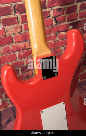 Une Fender Stratocaster iconique 1963 top dalle en Fiesta Red Banque D'Images