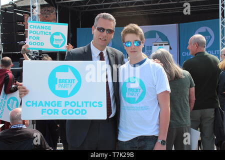 Nathan Gill participant à la partie Brexit rally à Chester Banque D'Images