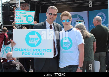 Nathan Gill participant à la partie Brexit rally à Chester Banque D'Images