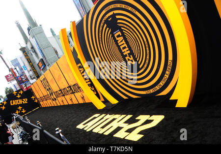 Hollywood, Californie, USA. 7 mai, 2019. Une vue générale de l'atmosphère à Hulu's Catch-22-nous création le 7 mai 2019 au Théâtre chinois de Grauman à Hollywood, Californie, USA. Credit : Barry King/Alamy Live News Banque D'Images