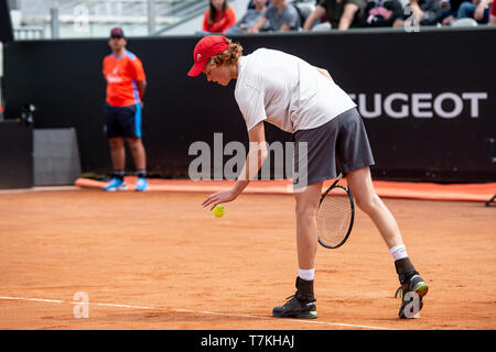 Rome, Italie. Le 08 mai, 2019. Jannik pécheur de l'Italie en action au cours de sa pré-qualification match contre Lorenzo Musetti de l'Italie au cours de l'ATP Masters 1000 Rome - 2019 Italian Open au Foro Italico, Rome, Italie, le 8 mai 2019. Photo par Giuseppe maffia. Credit : UK Sports Photos Ltd/Alamy Live News Banque D'Images