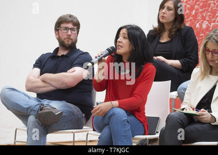 Madrid, Espagne. 8 mai, 2019. Idoia Villanueva vu parler pendant la présentation.Unidas Podemos présenter leur liste de candidats pour les élections à venir le 26 mai au Parlement européen. Lors de la conférence de presse le principal candidat, Maria Eugenia Palop Rodriguez, Idoia Villanueva, Sira Rego (UI) et Ernest Urtasun (Catalogne en ComÃº) avec d'autres candidats ont participé et ils ont présenté les axes du futur programme électoral. Credit : Lito Lizana SOPA/Images/ZUMA/Alamy Fil Live News Banque D'Images