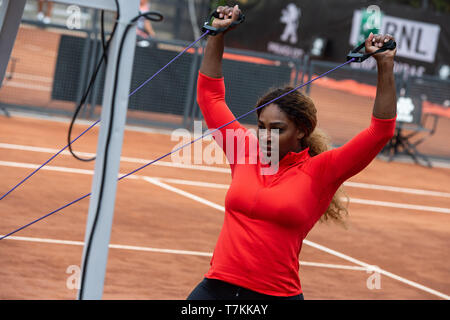 Rome, Italie. Le 08 mai, 2019. Serena Williams de USA au cours de sa session de formation au cours d'Internazionali BNL D'Italia Italian Open au Foro Italico, Rome, Italie, le 8 mai 2019. Credit : UK Sports Photos Ltd/Alamy Live News Banque D'Images