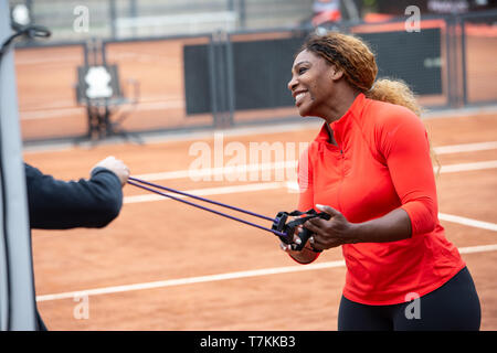 Rome, Italie. Le 08 mai, 2019. Serena Williams de USA au cours de sa session de formation au cours d'Internazionali BNL D'Italia Italian Open au Foro Italico, Rome, Italie, le 8 mai 2019. Credit : UK Sports Photos Ltd/Alamy Live News Banque D'Images