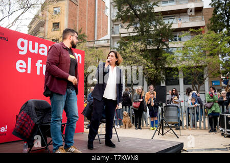 Barcelone, Espagne - 07 mai 2019 : maire ville Ada Colau donne une conférence de presse au cours de la campagne électorale, pour partie 'Barcelona' comù dans Guinardo n Banque D'Images