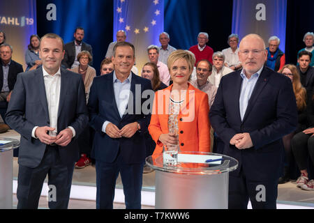 Manfred Weber, Andreas Cichowicz, Ellen Ehni, Frans Timmermans, forment le Wahlarena zur Europawahl im WDR-Studio B4, Berlin, 07.05.2019 Banque D'Images