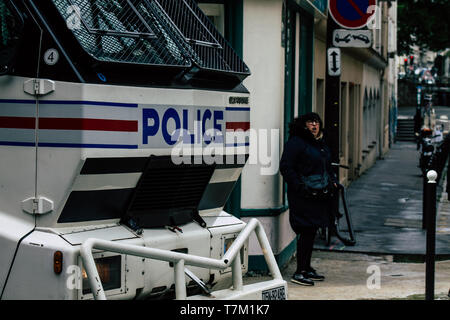 Paris France le 04 mai 2019 Vue sur les voitures de la Police nationale française à l'intervention pendant les protestations de la Yellow Jackets Banque D'Images