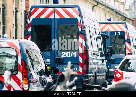 Paris France le 04 mai 2019 Vue sur les voitures de la Police nationale française à l'intervention pendant les protestations de la Yellow Jackets Banque D'Images