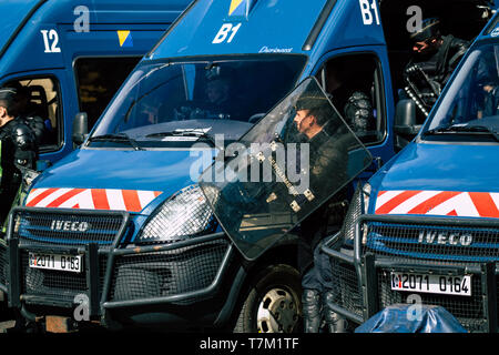 Paris France le 04 mai 2019 Vue sur les voitures de la Police nationale française à l'intervention pendant les protestations de la Yellow Jackets Banque D'Images