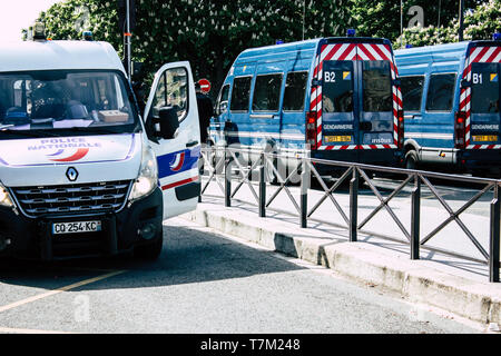 Paris France le 04 mai 2019 Vue sur les voitures de la Police nationale française à l'intervention pendant les protestations de la Yellow Jackets Banque D'Images