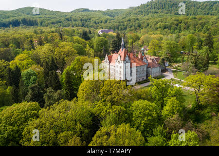 Vue aérienne de château-palais du comte Schonborn près de Kiev, Lviv, Ukraine région. Banque D'Images