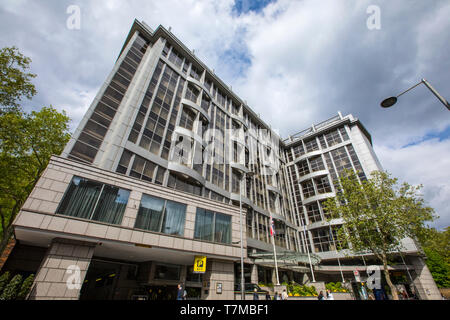 Londres, UK - 2 mai 2019 : une vue de l'extérieur du Royal Garden Hotel 5 étoiles dans Kensington, Londres, Royaume-Uni. Banque D'Images