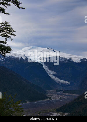 Vue sur Michinmahuida et son glacier, Parc National Pumalin, Patagonie, Région de los Lagos, Chile Banque D'Images