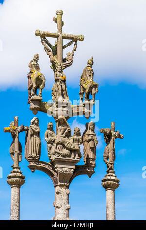 La France, Finistère, Saint Thegonnec, étape sur le chemin de Saint-Jacques de Compostelle, l'enclos paroissial du 16ème et 17ème siècles, le calvaire Banque D'Images