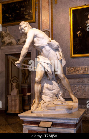 David par Gian Lorenzo Bernini dans la Galleria Borghese, Rome, Italie Banque D'Images