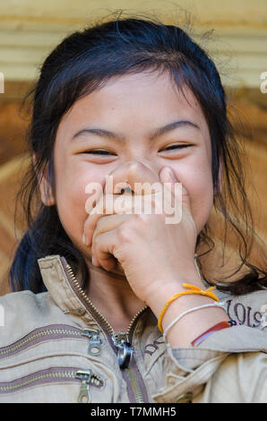Portrait d'une jeune fille laotienne, Vang Vieng, Laos Banque D'Images