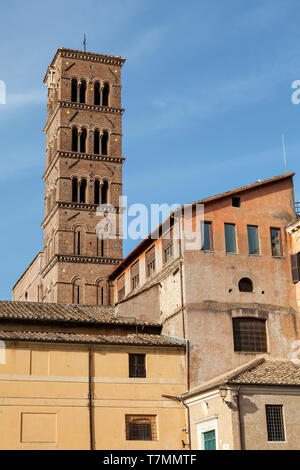 Santa Francesca Romana, précédemment connu sous le nom de Santa Maria Nova vue du Forum Romain ou Forum Romanum, (Italien : Foro Romano) Rome, Italie Banque D'Images