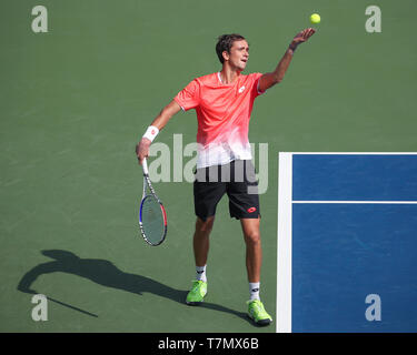 Le joueur de tennis russe Daniil Medvedev en poste au cours de Dubai Tennis Championships 2019, Dubaï, Émirats Arabes Unis Banque D'Images