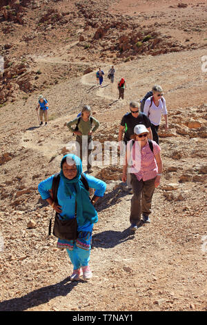 Trekking dans les montagnes de l'Atlas Banque D'Images