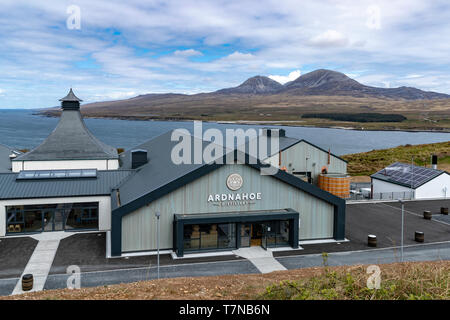 La nouvelle distillerie d'Islay, Ardnahoe administré par Hunter Laing & Co à partir de Glasgow. La distillerie a commencé la production en octobre 2018 Banque D'Images