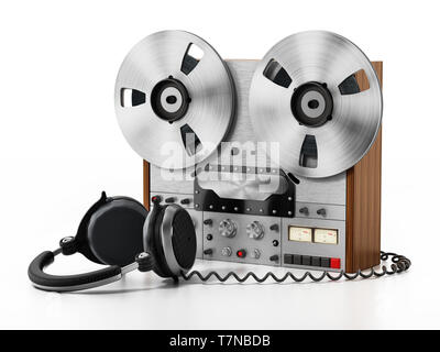 Machine d'enregistrement et un casque isolé sur fond blanc. 3D illustration. Banque D'Images