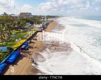 L'Indonésie, Sud de Bali, plage de Canggu (vue aérienne) Banque D'Images