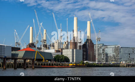 LONDRES, Royaume-Uni - 04 JUILLET 2018 : la centrale électrique de batterie en cours de réaménagement Banque D'Images