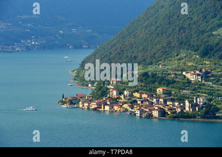 L'Italie, la Lombardie, le lac d'Iseo (Il Lago d'Iseo), l'île de Monte Isola Village, Carzano Banque D'Images