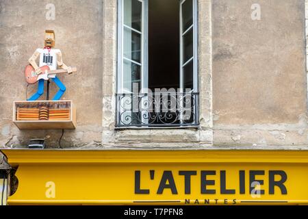 France, Loire Atlantique, Nantes, Rue Du Marechal Joffre, vieux millésime et signe d'animation Banque D'Images