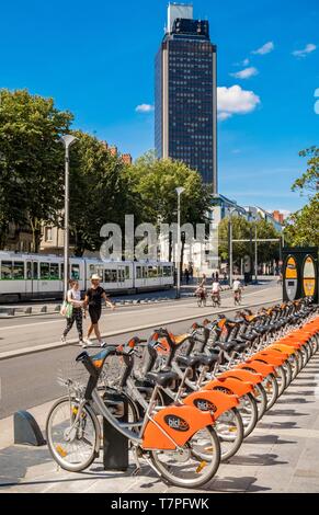 France, Loire Atlantique, Nantes, 50 otages, Biccloo cours : vélo en libre-service et le Tour de Bretagne Banque D'Images