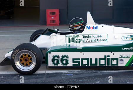 Close-up of Tommy Dreelan, assis dans le cockpit de son 1982, Williams FW08 Formule 1 historiques, au cours de la Journée des médias classique Silverstone 2019 Banque D'Images