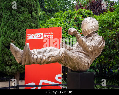 Barcelone, Espagne - 8 mai 2019 : Ayrton Senna sculpture grandeur nature par l'artiste anglais Paul Oz Banque D'Images