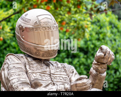 Barcelone, Espagne - 8 mai 2019 : Ayrton Senna sculpture grandeur nature par l'artiste anglais Paul Oz Banque D'Images