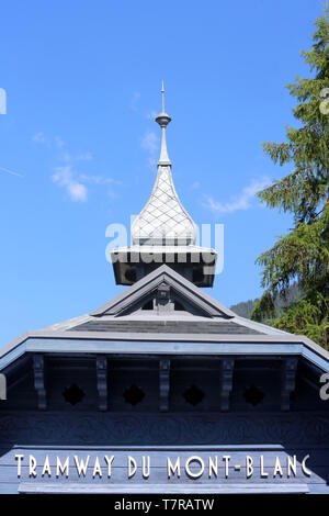 Départ de la ligne à crémaillère du Tramway du Mont-Blanc (TMB) de la Compagnie du Mont-Blanc. Le Fayet. Saint-Gervais-les-Bains. Banque D'Images