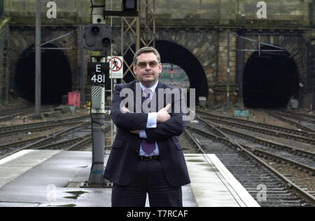 Le chef de l'exécutif de Railtrack Steve Marshall, photographié à la gare de Waverley, Édimbourg, aujourd'hui. 6/4/2001. Banque D'Images