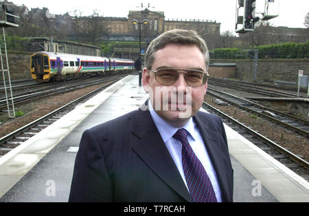 Le chef de l'exécutif de Railtrack Steve Marshall, photographié à la gare de Waverley, Édimbourg, aujourd'hui. 6/4/2001. Banque D'Images