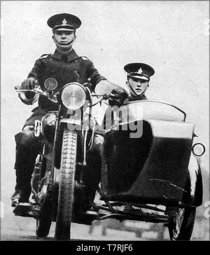 Après une nouvelle loi sur la circulation routière de 1930 Police moto avec side-car est apparu sur les routes britanniques Banque D'Images