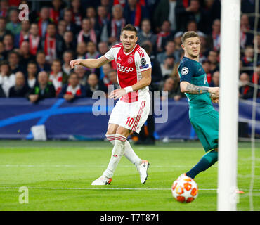 Amsterdam, Pays-Bas. Le 08 mai, 2019. AMSTERDAM, Pays-Bas. Le 08 mai, 2019. Dusan Tadic d'Ajax pendant l'UEFA Championship League Semi- deuxième étape finale entre Ajax et de Tottenham Hotspur à Johan Cruyff Arena, Amsterdam, Pays-Bas le 08 mai 2019 : Crédit photo Action Sport/Alamy Live News Crédit : Foto Action Sport/Alamy Live News Banque D'Images